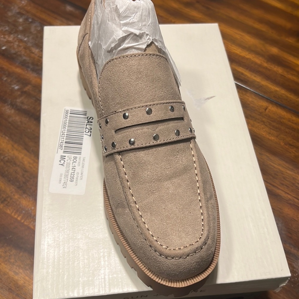 New with box Sun+Stone Taelenn Loafers